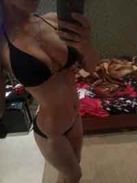 hot married woman in Commerce Township